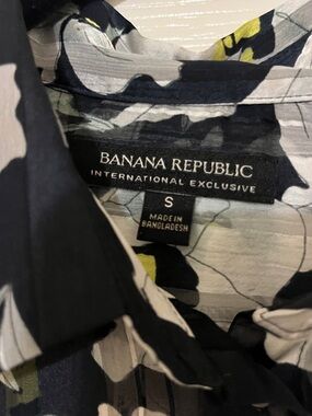 Banana Republic Men’s Black, White & Yellow Abstract Button-Down Shirt